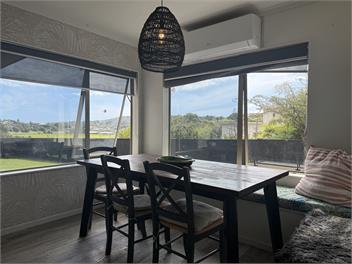 Family friendly sun trap - Raglan