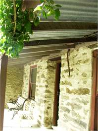 Historic Stone Cottage - Alexandra
