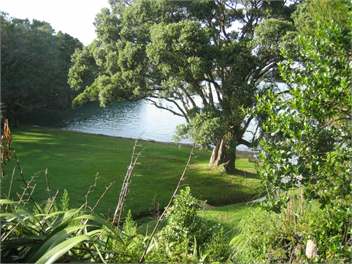 Hidden Beachfront Cottage on a Private Beach - Whangarei Heads