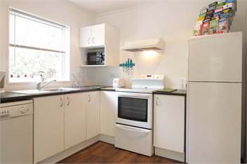 Nut Point Cottage - (Christchurch City and Country Cottages) - West Melton