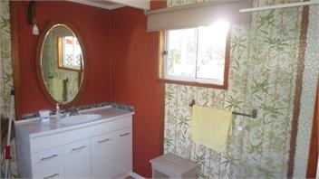 Waipu Cove Kiwi Bach! Mins from the beach! - Whangarei