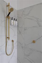 Deluxe Suite - Your Private Sanctuary Awaits - Auckland