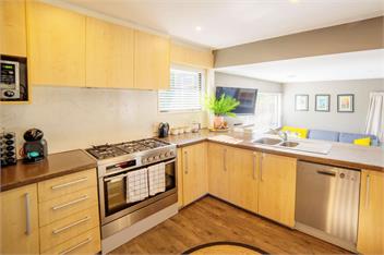 #1 GROUP STAY ON AIRBNB CHCH, TOP LOCATION, BEST VALUE+++❤️❤️❤️ SLEEPS 12 - Christchurch