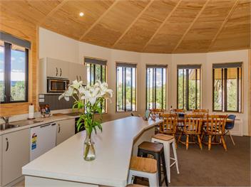 The Snowglobe (Bachcare) - Ohakune