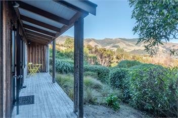 Fantail Cottage with Sea Views (Bachcare) - Akaroa
