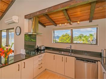 Tairua Harbour Views (Bachcare) - Tairua