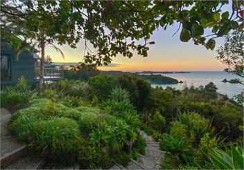 Te Koha: Luxury hillside beach residence @ Te Ngaere Bay - kaeo