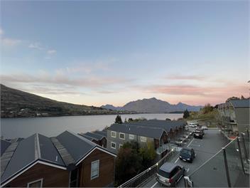 Queenstown Luxury Apartment with Lake Views - Queenstown