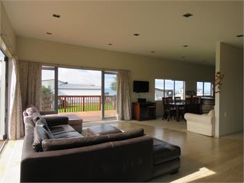 Cleggs Batch - Tokerau Beach