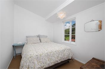 Quintessential Russell Cottage Right In The Heart Of The Village - Russell