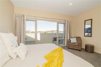 Dunes Lake View Apartment - Welcome Gift on arrival! - Matarangi