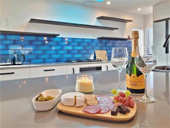 Hosts on the Coast Hillview Hideaway - Waihi Beach