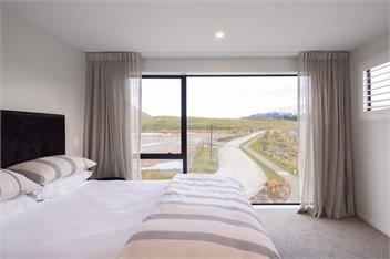 Golfers and Skiers Retreat (Bachcare) - Jacks Point