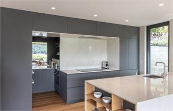 Willow Waters | Lakeside luxury with all day sunshine - Queenstown