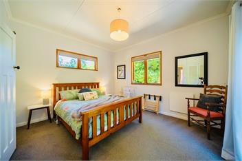 Fiordland Hideaway (Bachcare) - Te Anau