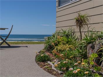 Beachfront Beauty (Bachcare) - Whangamata