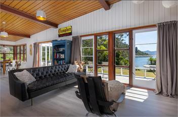 Waterfront Marlborough Sounds Stay near Picton - Picton