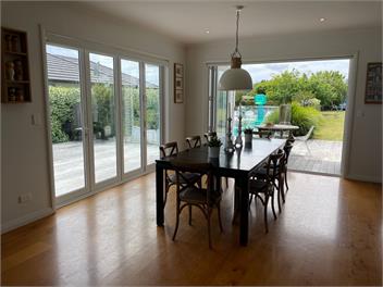 Fabulous large Bethlehem family home with pool - Tauranga