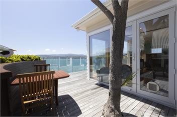 Stay over the Harbour - Beautiful Miramar Villa - Wellington