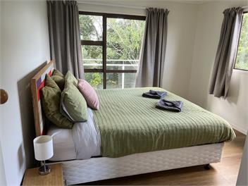 Super-sized family home, peaceful environment with stunning mountain views -