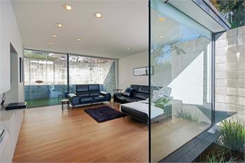 Beachfront Retreat - Architectural & Ocean Views -