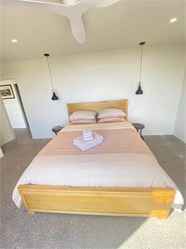 No.10 - A Boutique Harbour View Retreat -