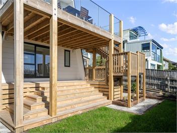 Paraparaumu Beach House · Dogs Welcome - Sunset Shores - 