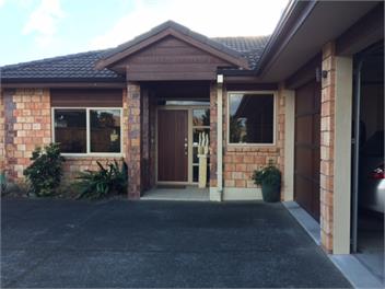 Papamoa quiet and close to the beach - Papamoa