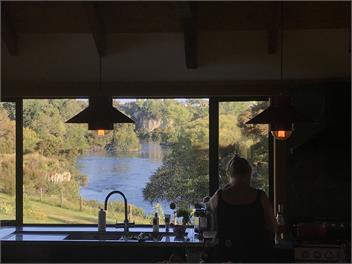 Awahuri - Waterfront River bend retreat (the Modern Bach!) - Taupo