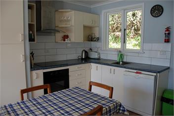 Clovelly Cottage - Near Picton