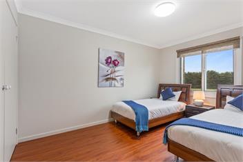 Spacious house near Melb Airport, Sleeps 12  - Melbourne