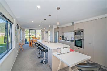 Pauanui Hangar Retreat (Bachcare) - Pauanui