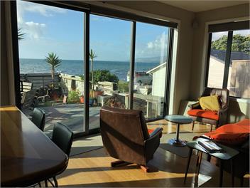 Sunny Beach Front Home - Porirua