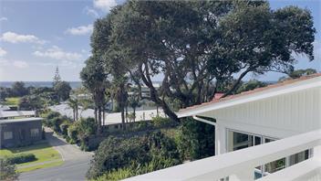 Ocean Paradise Retreat: Unwind at Waipu Cove Beach - Whangarei