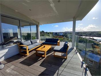 Stylish modern home with spectacular views - Kerikeri