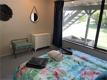Seaclusion - Great Water Views, Wonderful for Large Families & Groups - Akaroa