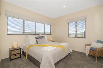 Dunes Lake View Apartment - Welcome Gift on arrival! - Matarangi