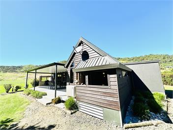 Home and Away - Mahia