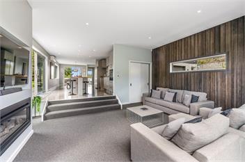 Hideaway at the Bay - Spa Pool, Premium Property, Walking distance to the Lake - Taupo