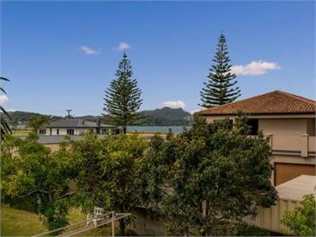 Hosts on the Coast View to Mercury - Whitianga