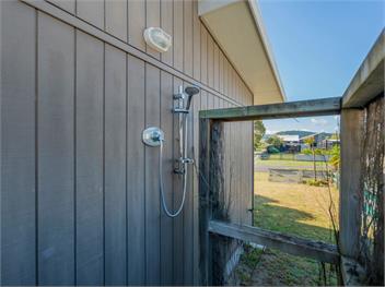 Unwind on The Fairway (Bachcare) - Whitianga