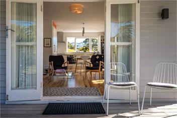 GRAPE SHED COTTAGE : Coast & Country - Waiheke Island
