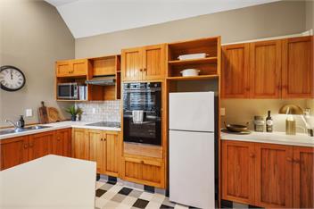 Stylish Fendalton Townhouse (Bachcare) - Christchurch
