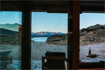The Boulders Retreat | Private Rural Location | Lake Views | Architecturally Designed - NORTHBURN