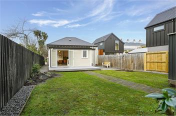 Albemarle Villa - Classic Villa with Parking & Modern Comforts - Christchurch