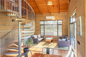 The Stables - Executive Country Living - Pohara