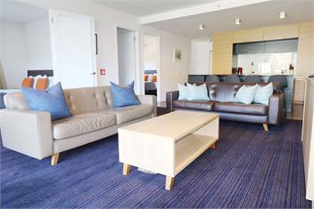Lakeside Apt: Easy Check-In, Free Parking & Wi-Fi - Queenstown