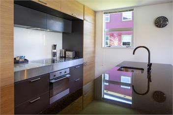2BR Lakefront Apt in Queenstown | Wi-Fi & Parking - Queenstown