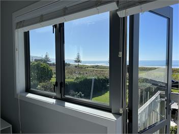 Beachfront Beach House with Ocean Views from every room - even from the Hot Tub! - Waimarama