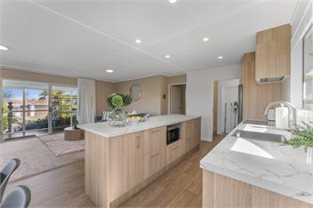Kinder Cottage - Taupo - Private fully fenced back yard, close to shops - 